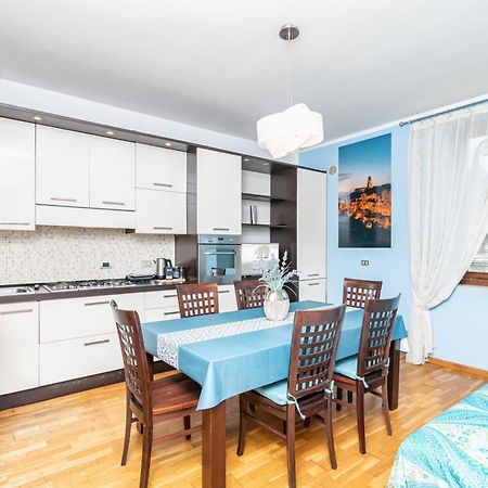 Into The Blu Apartment With Private Parking! 锡耶纳 外观 照片