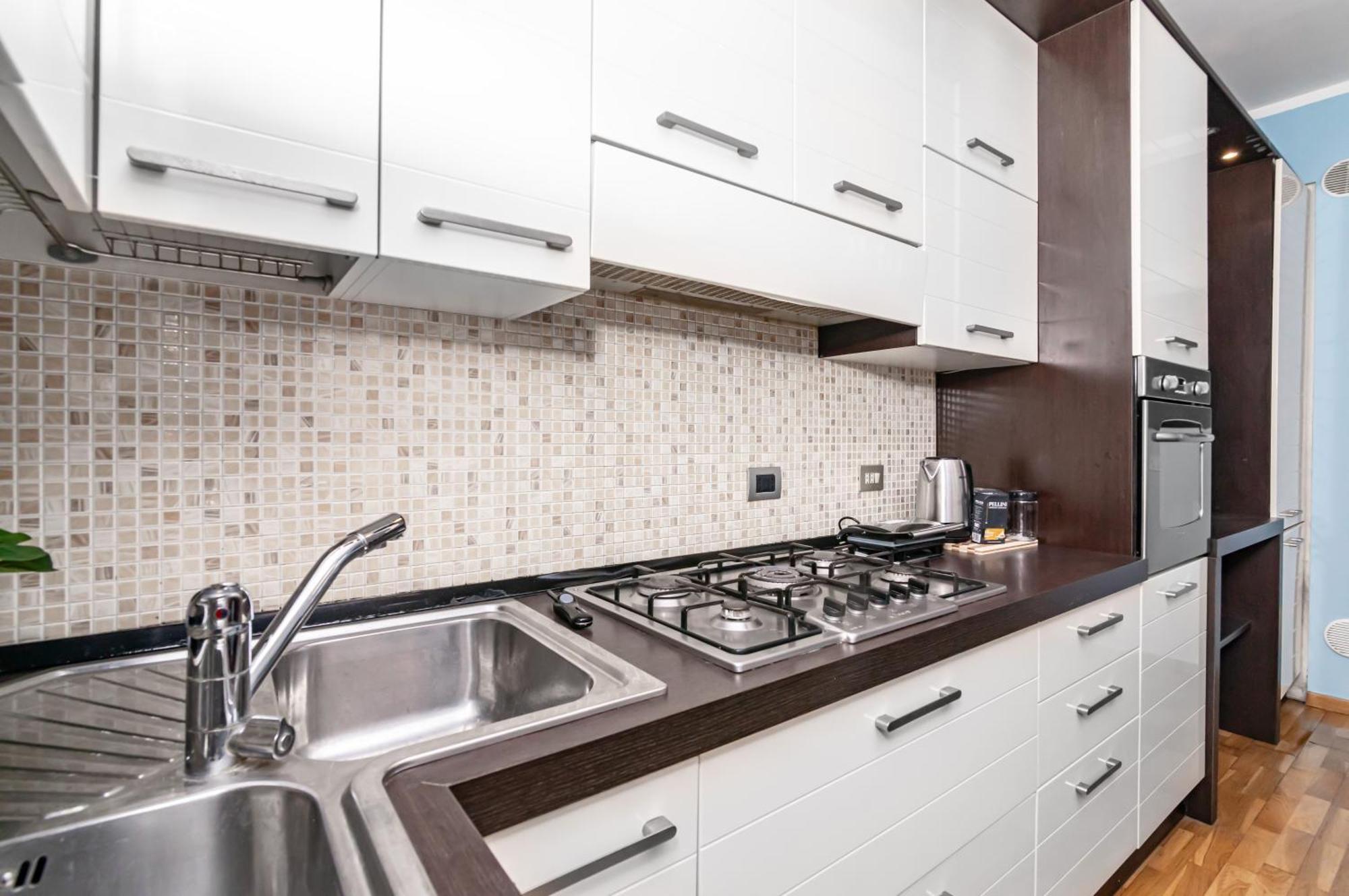 Into The Blu Apartment With Private Parking! 锡耶纳 外观 照片